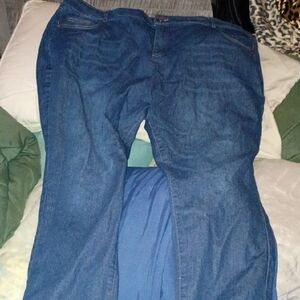 Stylish Denim Women's Straight Leg Jeans